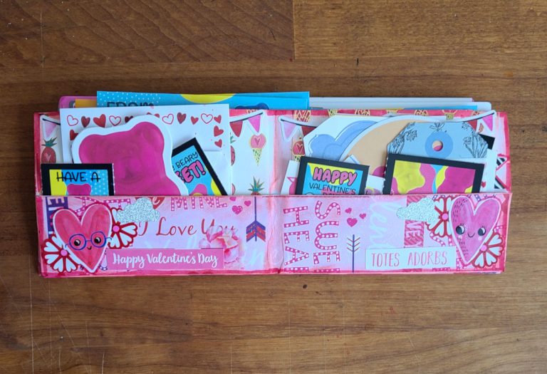 Finished Valentines themed paper wallet for penpal